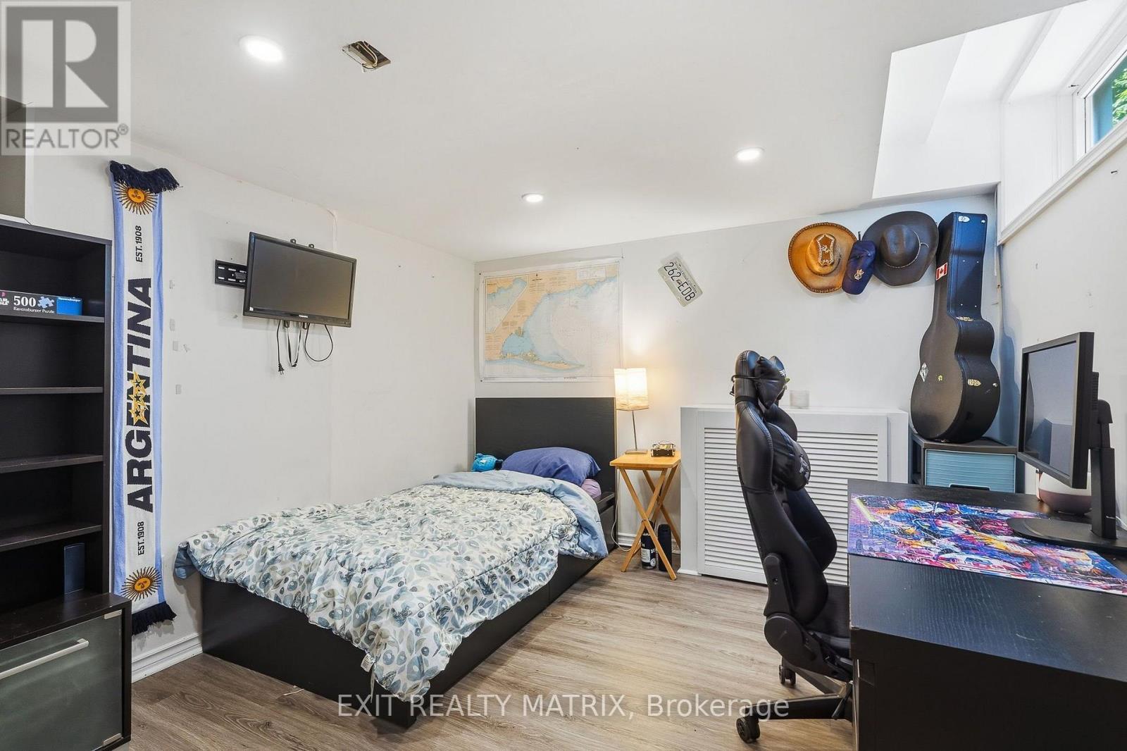 751 Clearcrest Crescent, Ottawa, ON - Indoor Photo Showing Bedroom
