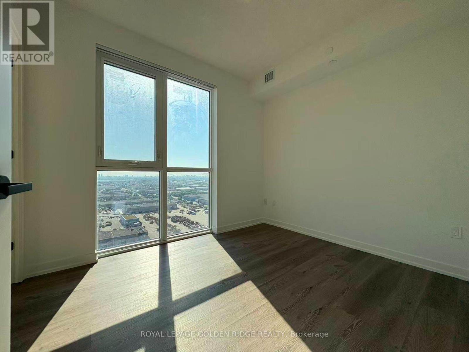 2510 - 28 Interchange Way, Vaughan, ON - Indoor Photo Showing Other Room