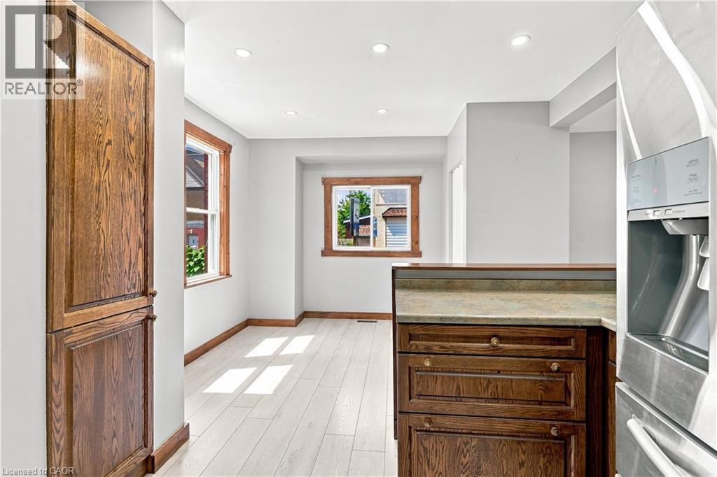 570 Cannon Street E, Hamilton, ON - Indoor