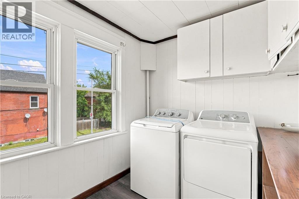 570 Cannon Street E, Hamilton, ON - Indoor Photo Showing Laundry Room