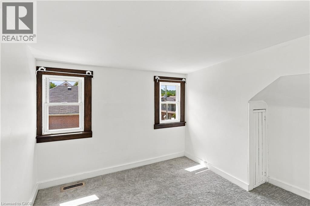 570 Cannon Street E, Hamilton, ON - Indoor Photo Showing Other Room