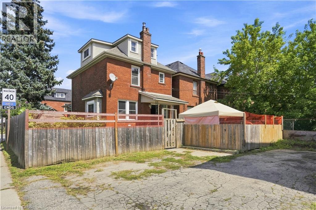 570 Cannon Street E, Hamilton, ON - Outdoor