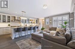 89 SHARONVIEW CRESCENT East Gwillimbury, ON L9N 0S5