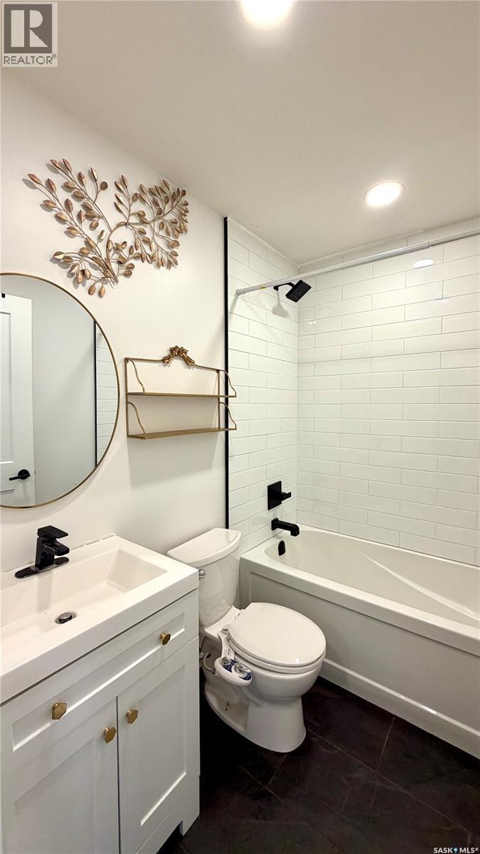 23 Chow Crescent, Outlook, SK - Indoor Photo Showing Bathroom