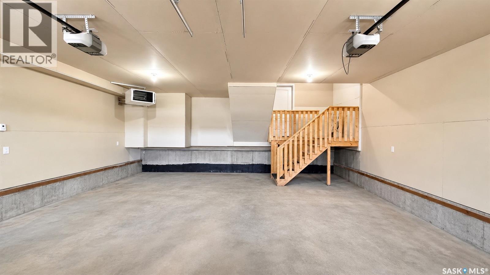 23 Chow Crescent, Outlook, SK - Indoor Photo Showing Garage