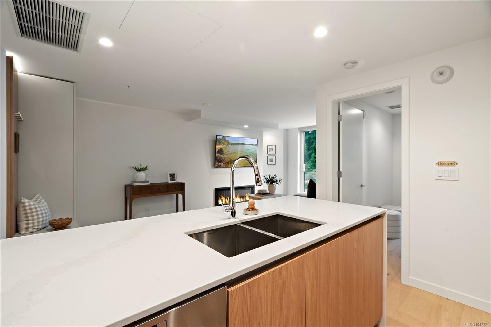 #222-2000 Hannington Rd, Langford, BC - Indoor Photo Showing Kitchen With Double Sink