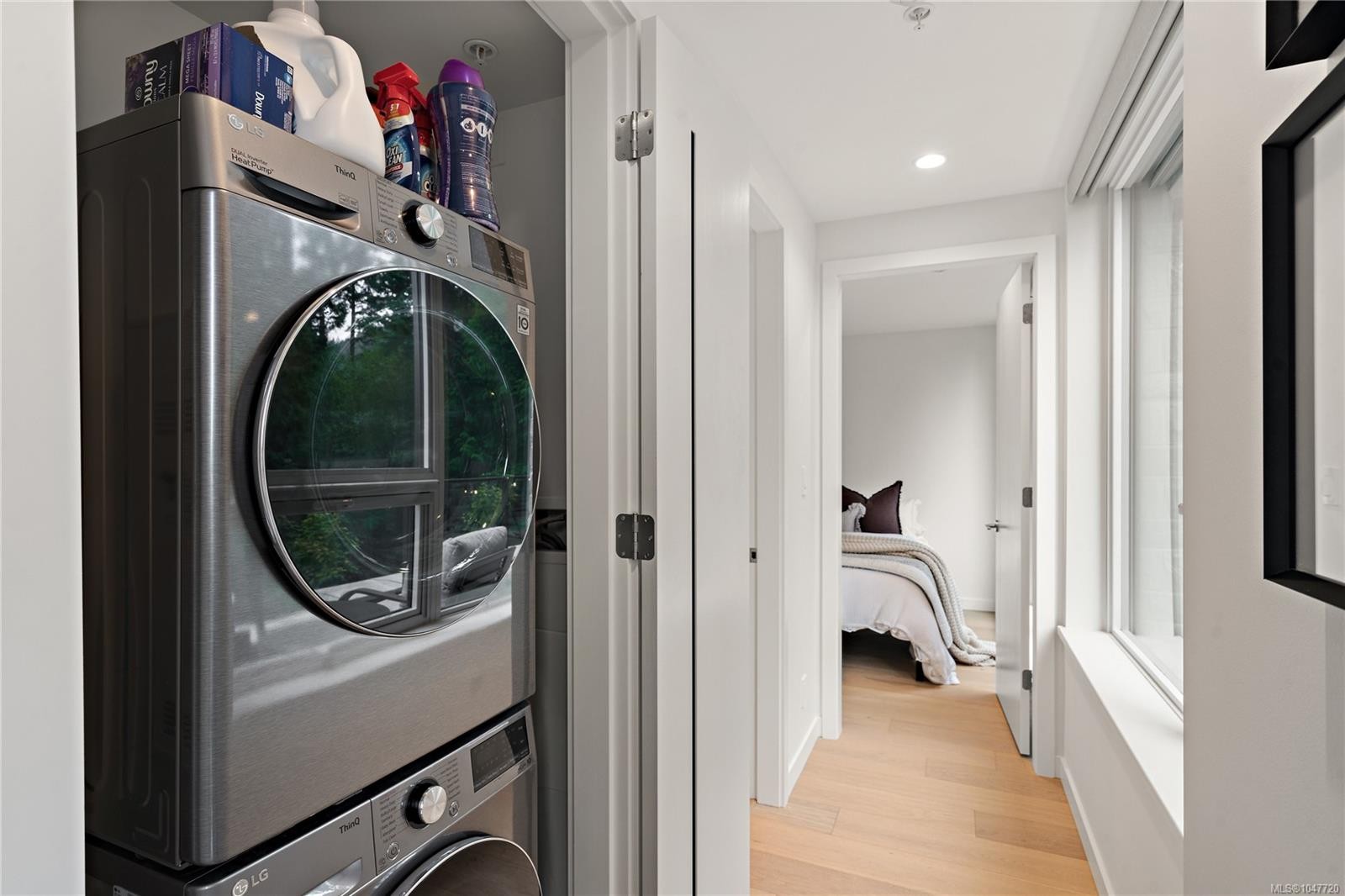 #222-2000 Hannington Rd, Langford, BC - Indoor Photo Showing Laundry Room