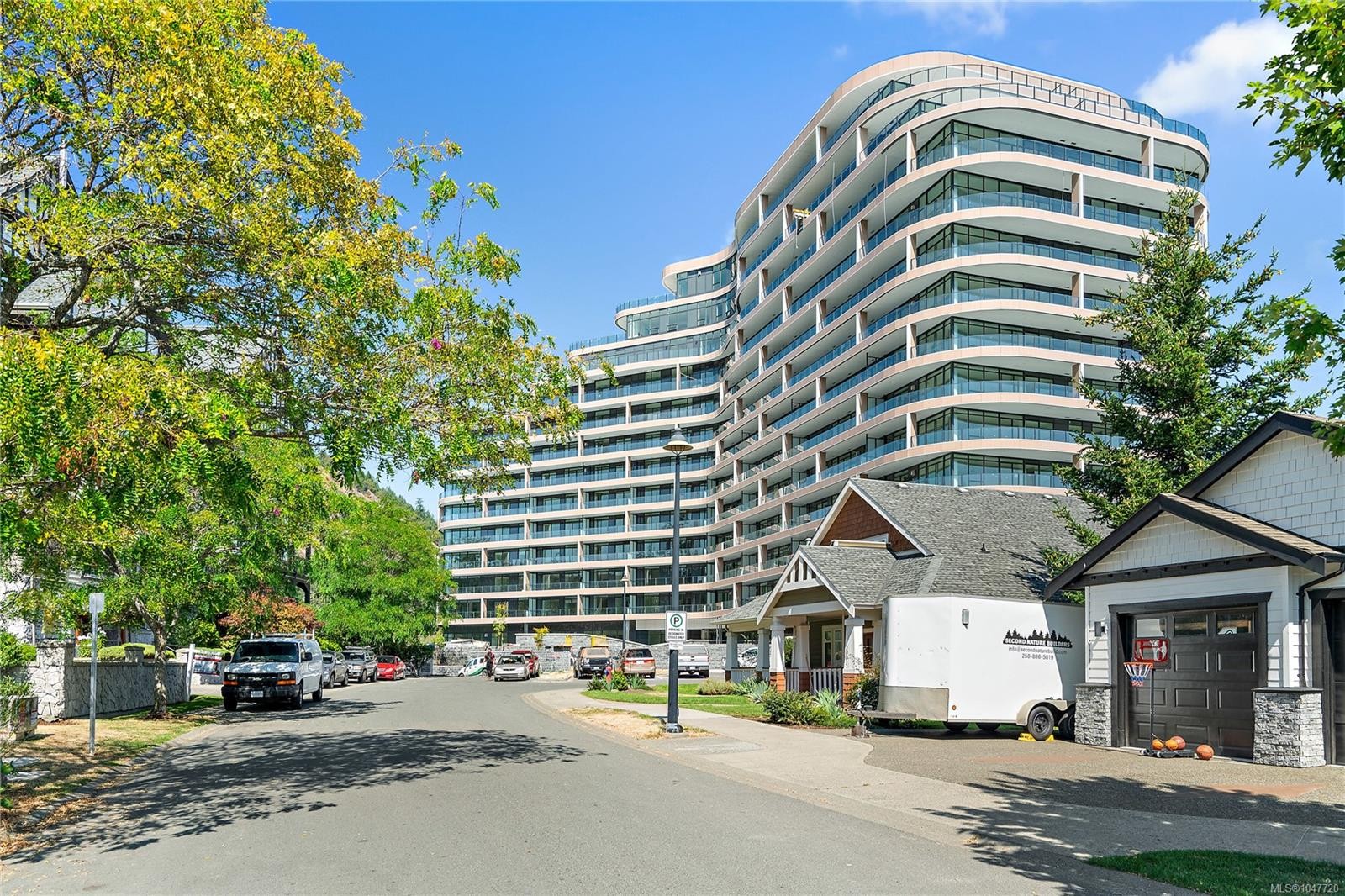#222-2000 Hannington Rd, Langford, BC - Outdoor