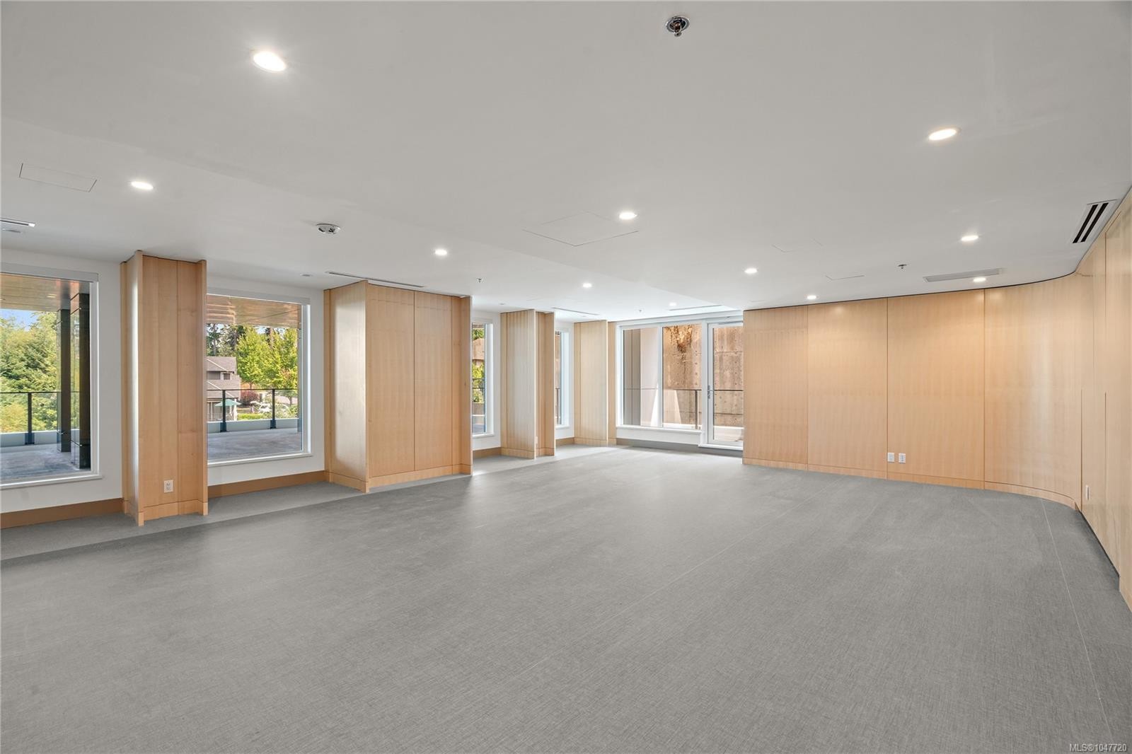 #222-2000 Hannington Rd, Langford, BC - Indoor Photo Showing Other Room