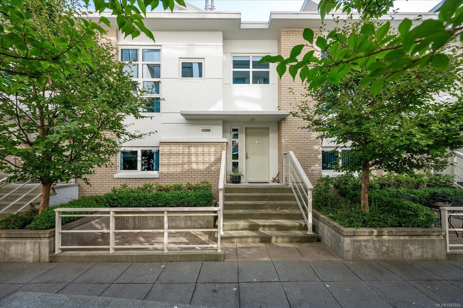 #Th24-38 Front St, Nanaimo, BC