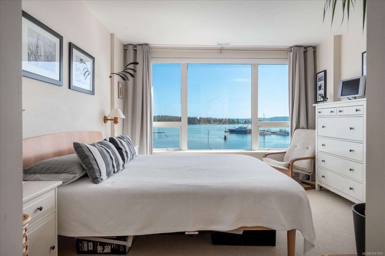 #Th24-38 Front St, Nanaimo, BC