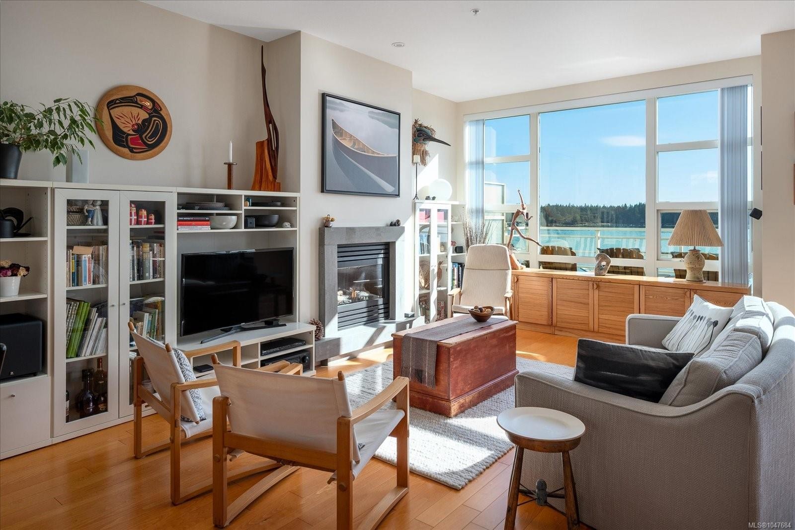 #Th24-38 Front St, Nanaimo, BC