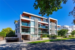 #401-986 Heywood Ave Victoria, BC V8V 2Y6