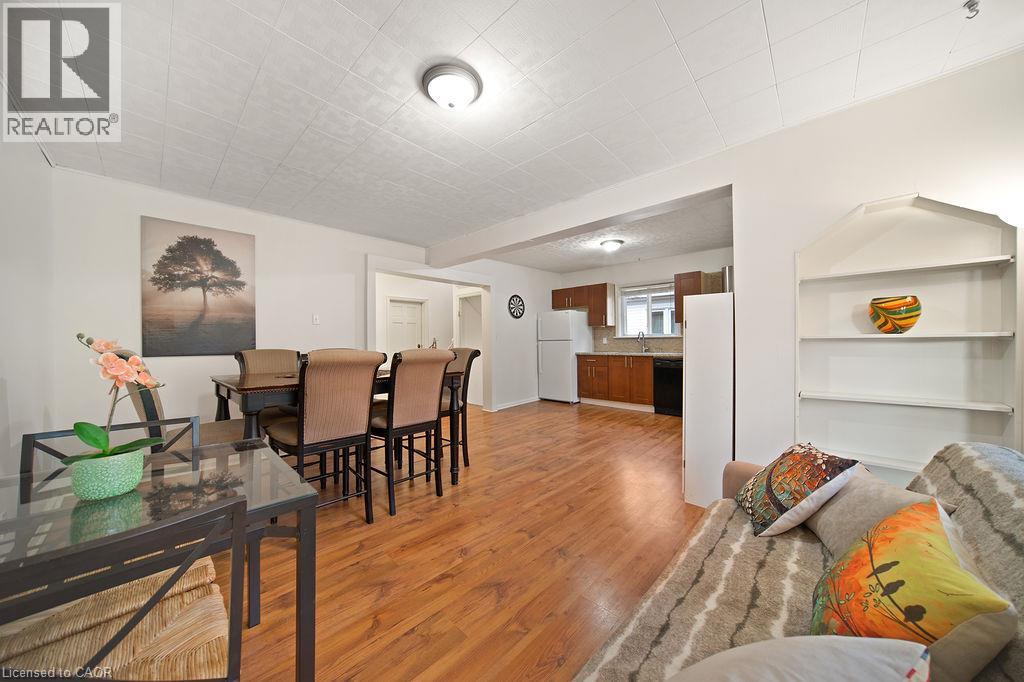 82 Whitney Avenue, Hamilton, ON - Indoor Photo Showing Other Room