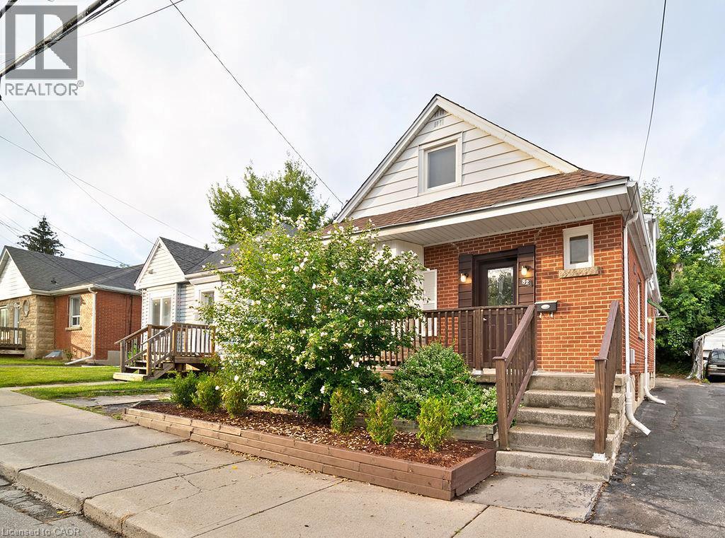 82 Whitney Avenue, Hamilton, ON - Outdoor