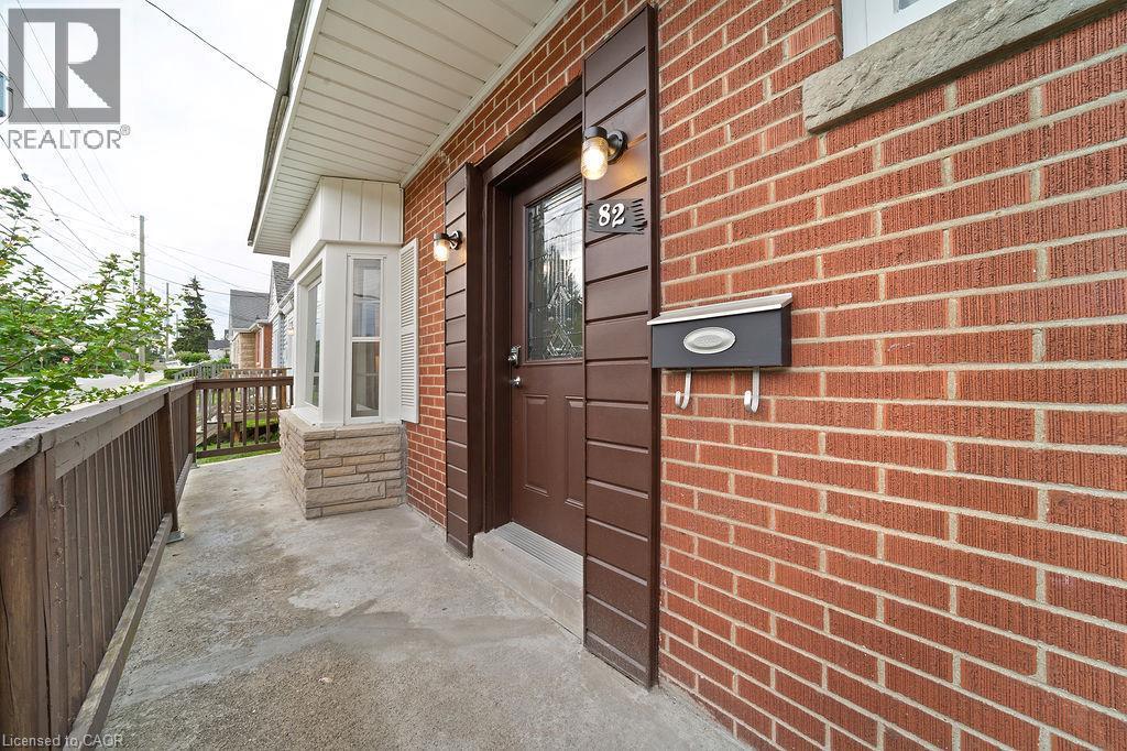 82 Whitney Avenue, Hamilton, ON - Outdoor With Exterior