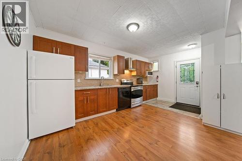 82 Whitney Avenue, Hamilton, ON - Indoor Photo Showing Kitchen