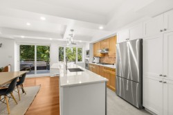 201-1819 Av. Glendale Montréal (Outremont), QC H2V 1B4