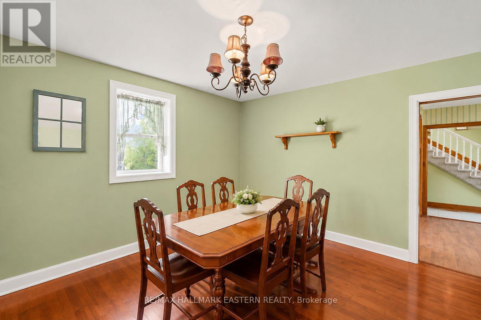 2215 David Fife Line, Otonabee-South Monaghan, ON - Indoor Photo Showing Dining Room