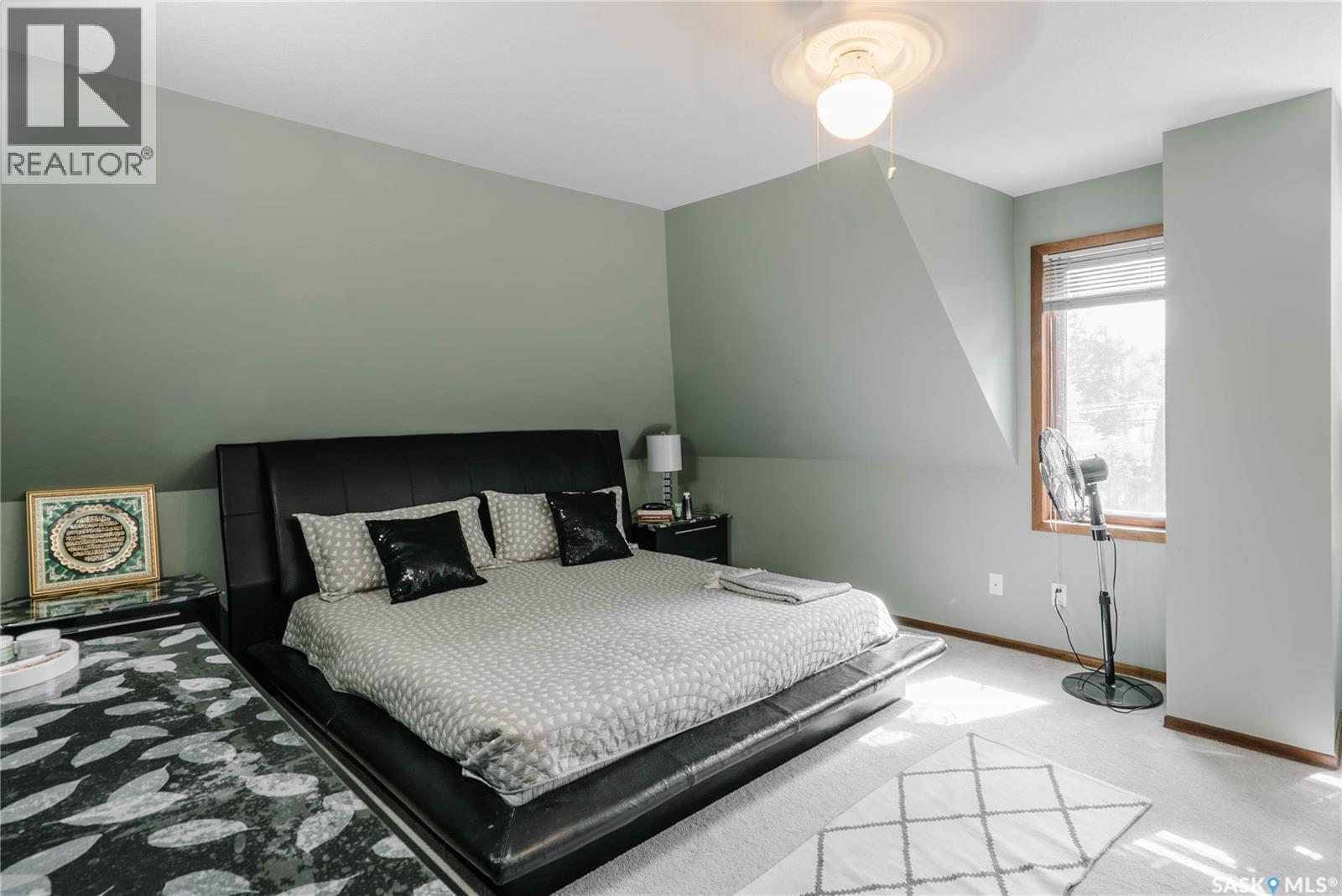 101 106Th Street W, Saskatoon, SK - Indoor Photo Showing Bedroom