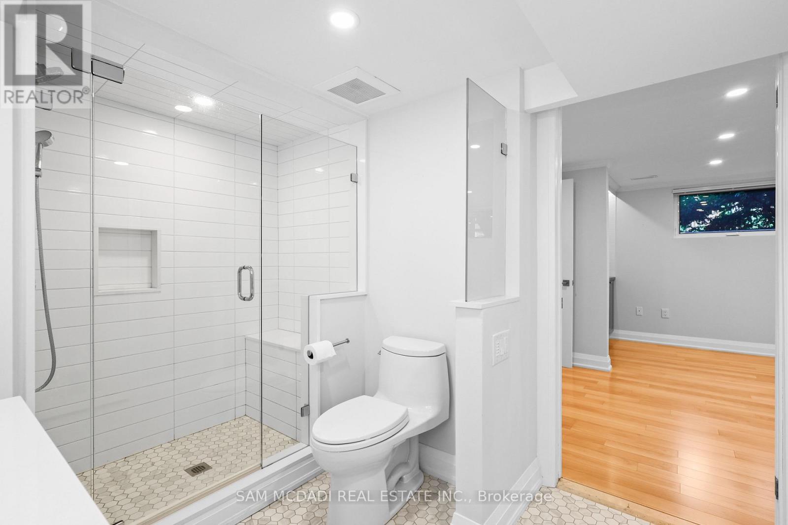 1613 Wembury Road, Mississauga, ON - Indoor Photo Showing Bathroom