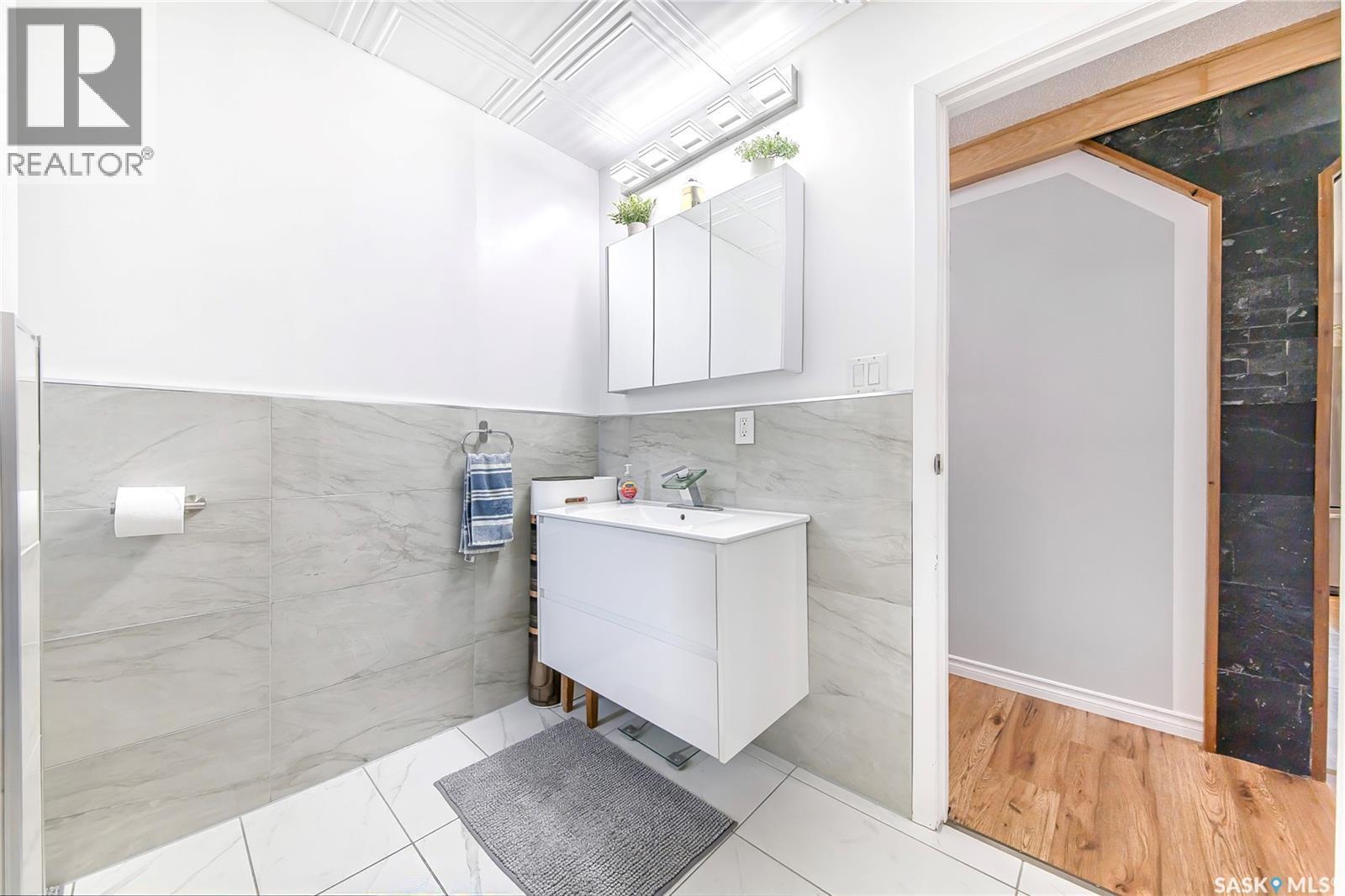 316 3Rd Avenue, Meacham, SK - Indoor Photo Showing Bathroom