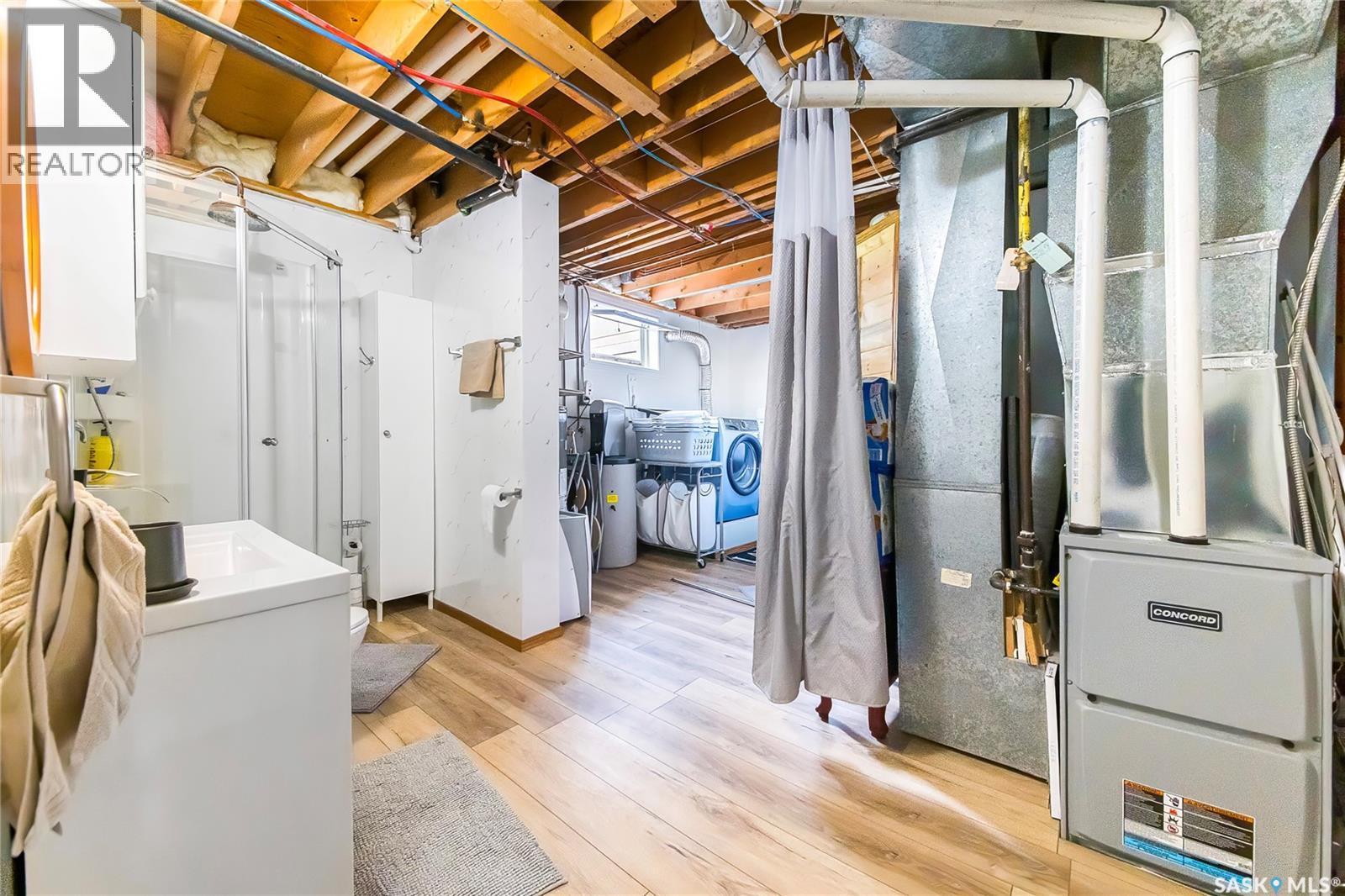316 3Rd Avenue, Meacham, SK - Indoor Photo Showing Laundry Room