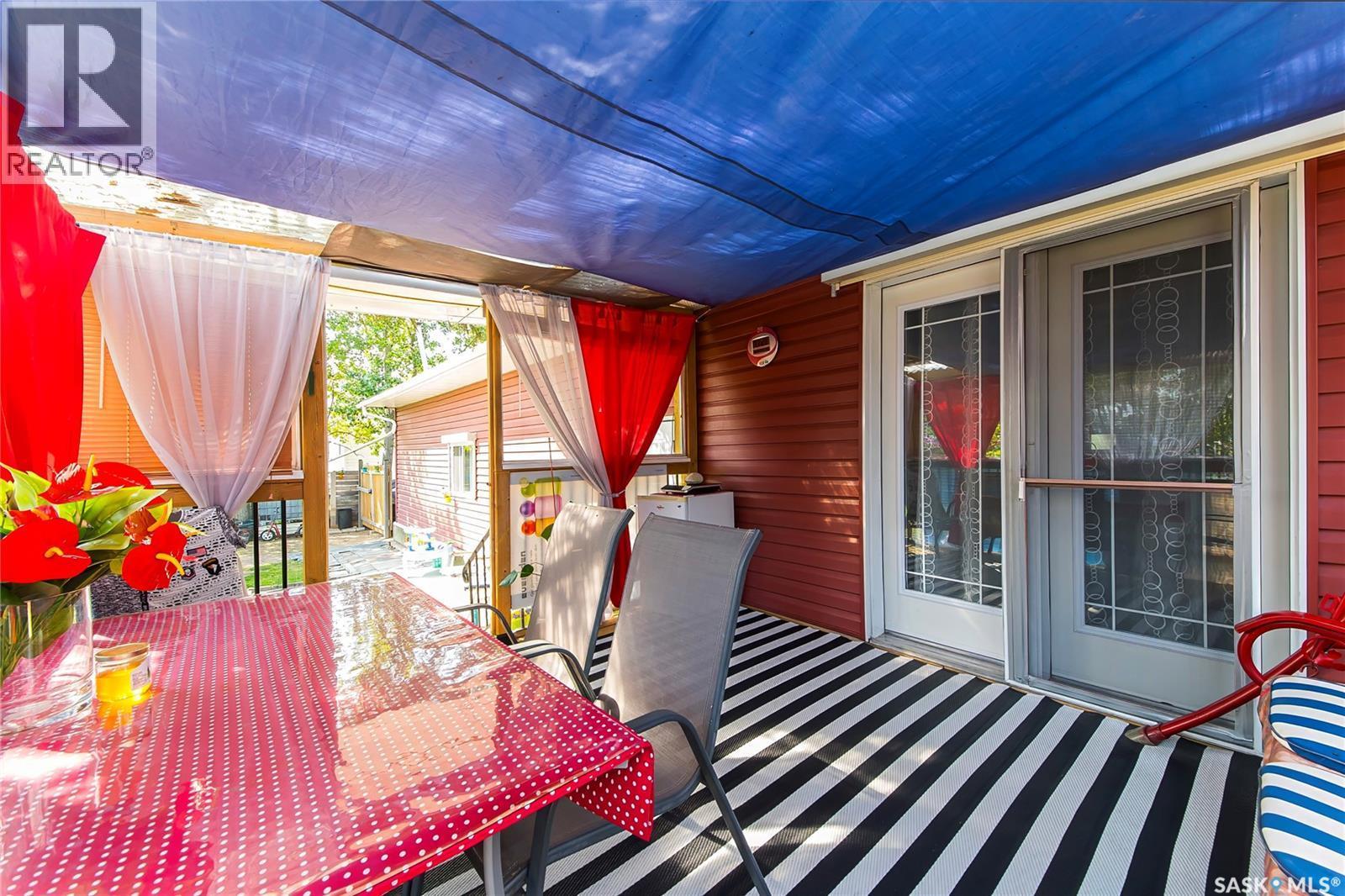316 3Rd Avenue, Meacham, SK - Outdoor With Deck Patio Veranda