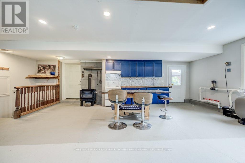 35 Schweitzer Street, Kitchener, ON - Indoor