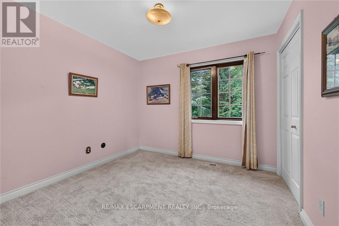 7011 Dickenson Road E, Hamilton, ON - Indoor Photo Showing Other Room