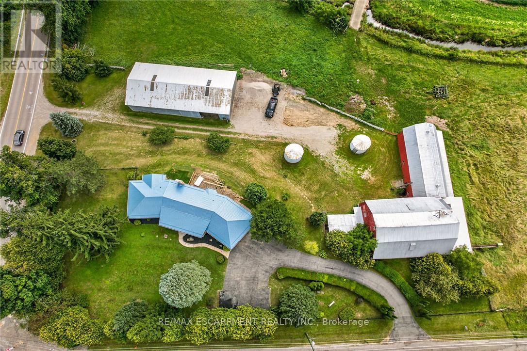7011 Dickenson Road E, Hamilton, ON - Outdoor