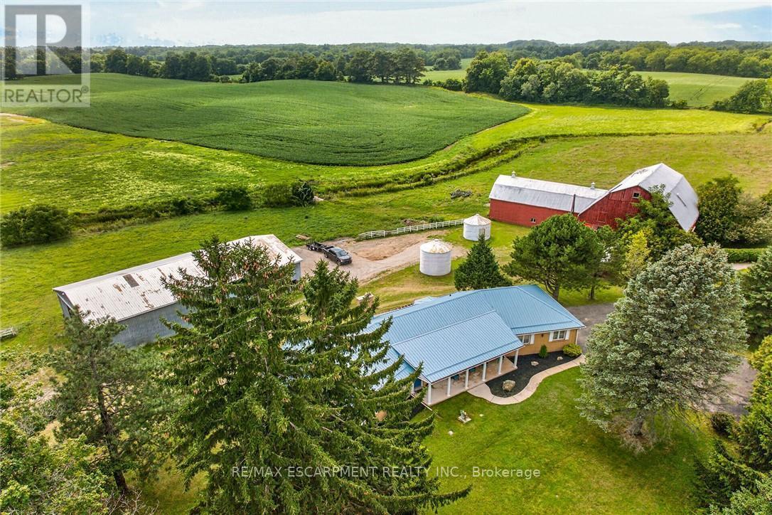 7011 Dickenson Road E, Hamilton, ON - Outdoor With View
