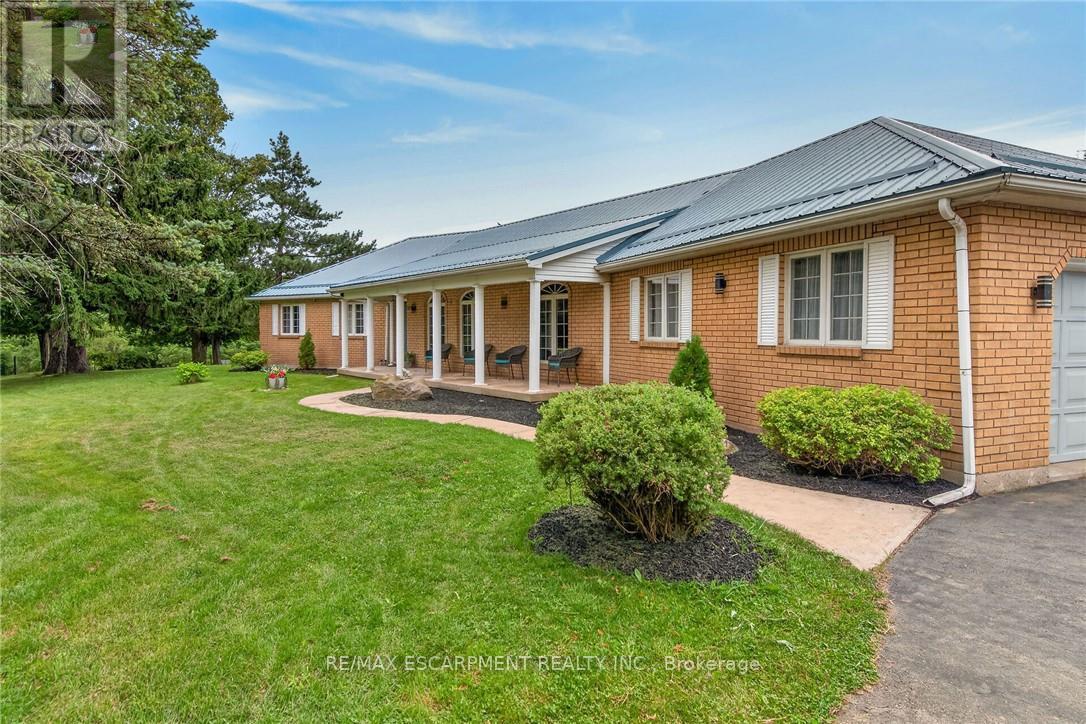 7011 Dickenson Road E, Hamilton, ON - Outdoor With Deck Patio Veranda