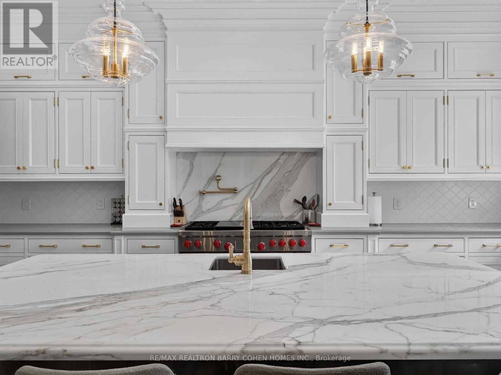 21 Don Ridge Drive, Toronto, ON - Indoor Photo Showing Kitchen