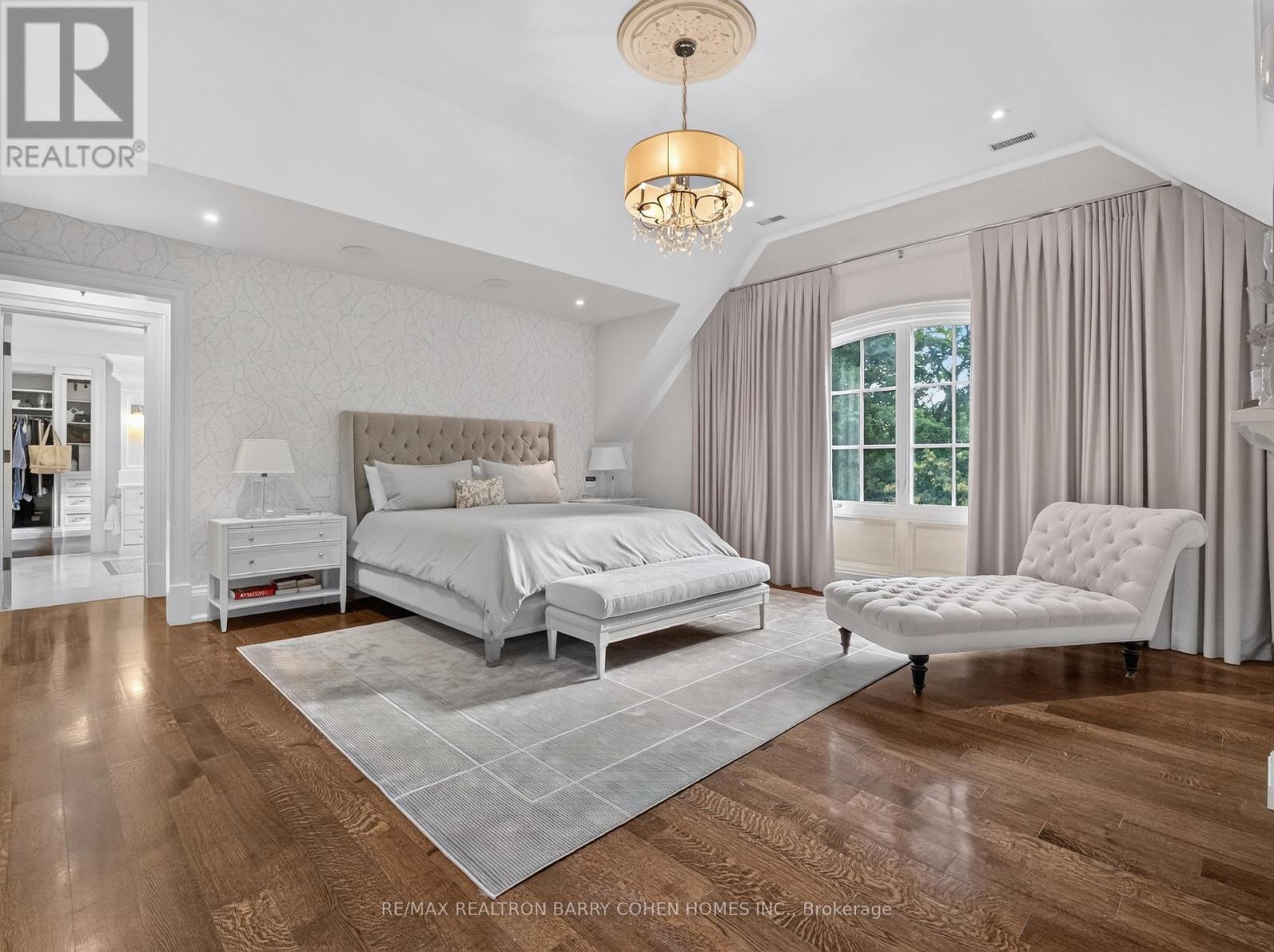 21 Don Ridge Drive, Toronto, ON - Indoor Photo Showing Bedroom