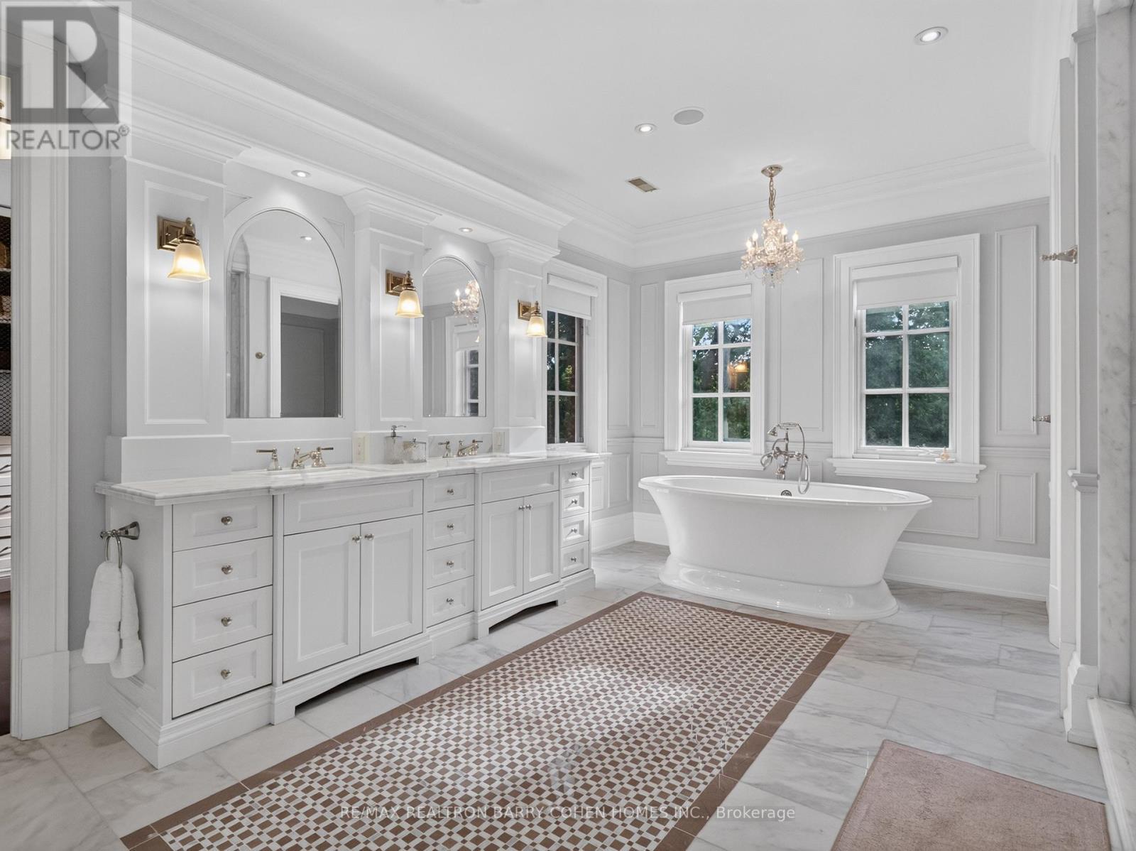 21 Don Ridge Drive, Toronto, ON - Indoor Photo Showing Bathroom