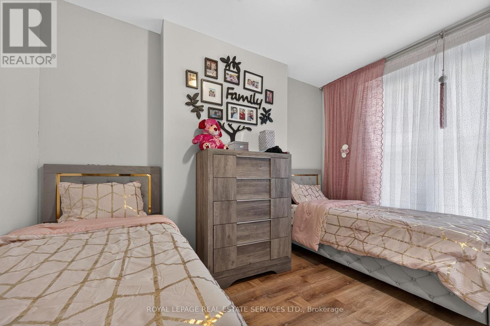 62 Erie Avenue, Hamilton, ON - Indoor Photo Showing Bedroom
