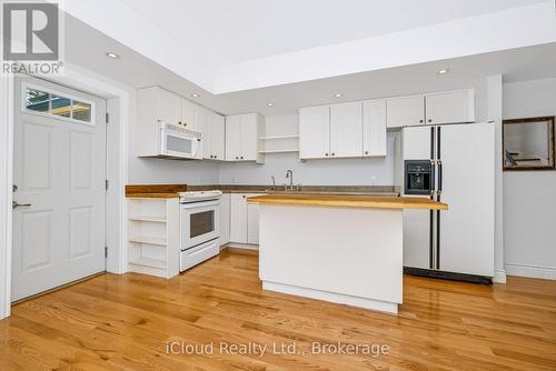 Main Floor Apt Full Kitchen - 654 Duke Street, Cambridge, ON 
