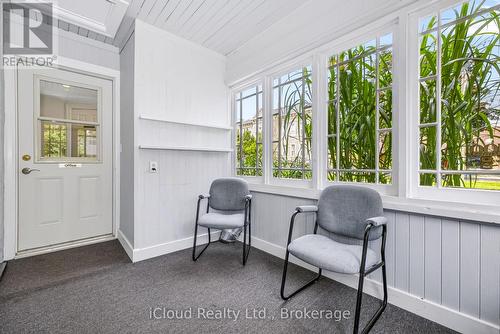 Waiting Area - 654 Duke Street, Cambridge, ON 