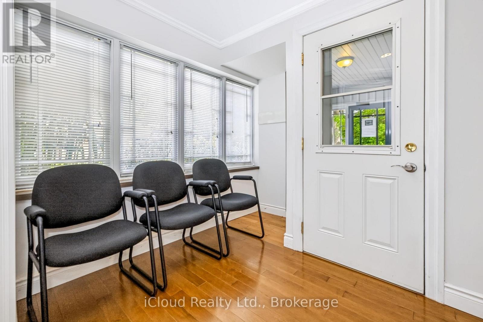 Waiting Area - 654 Duke Street, Cambridge, ON