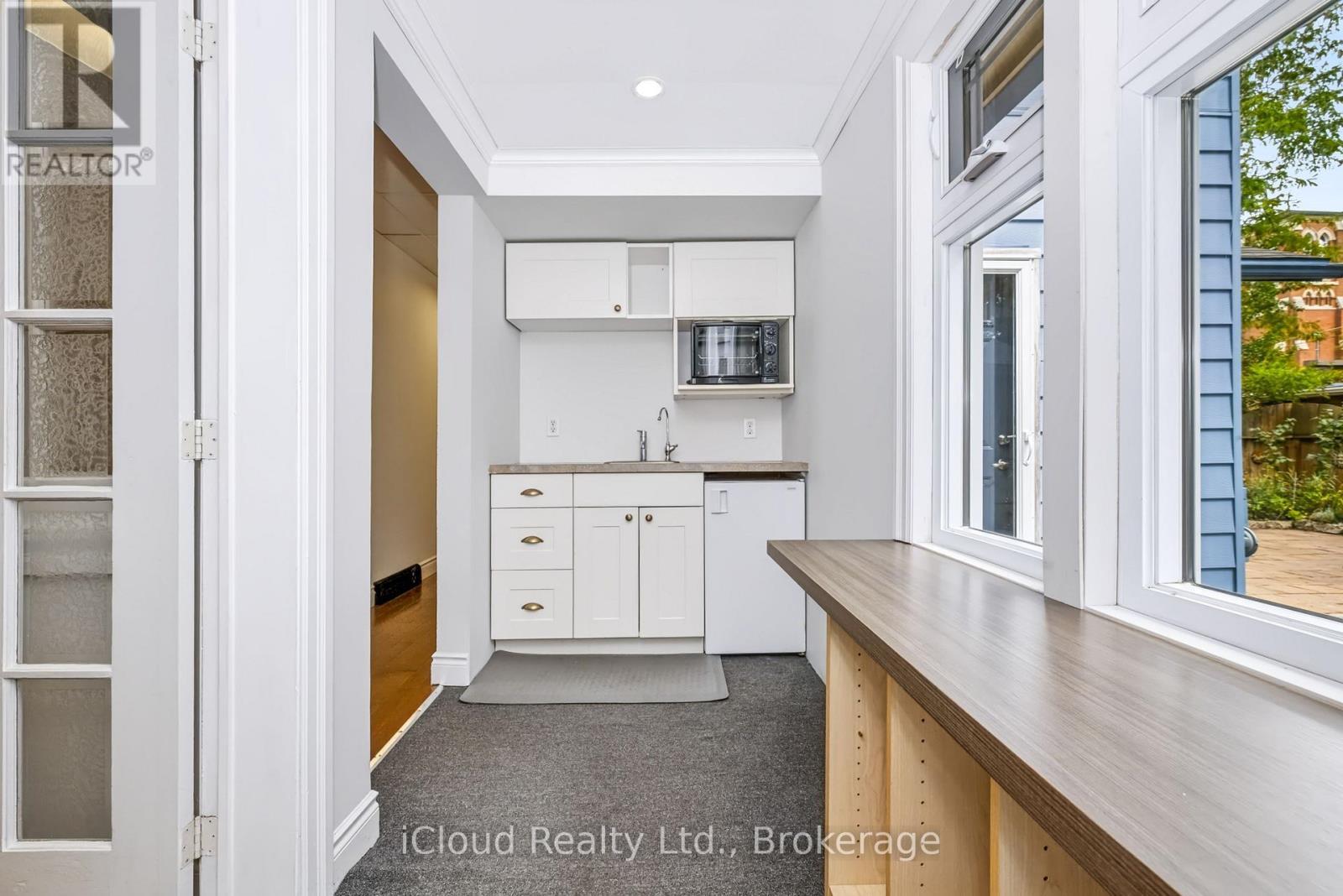 Small kitchen for office - 654 Duke Street, Cambridge, ON