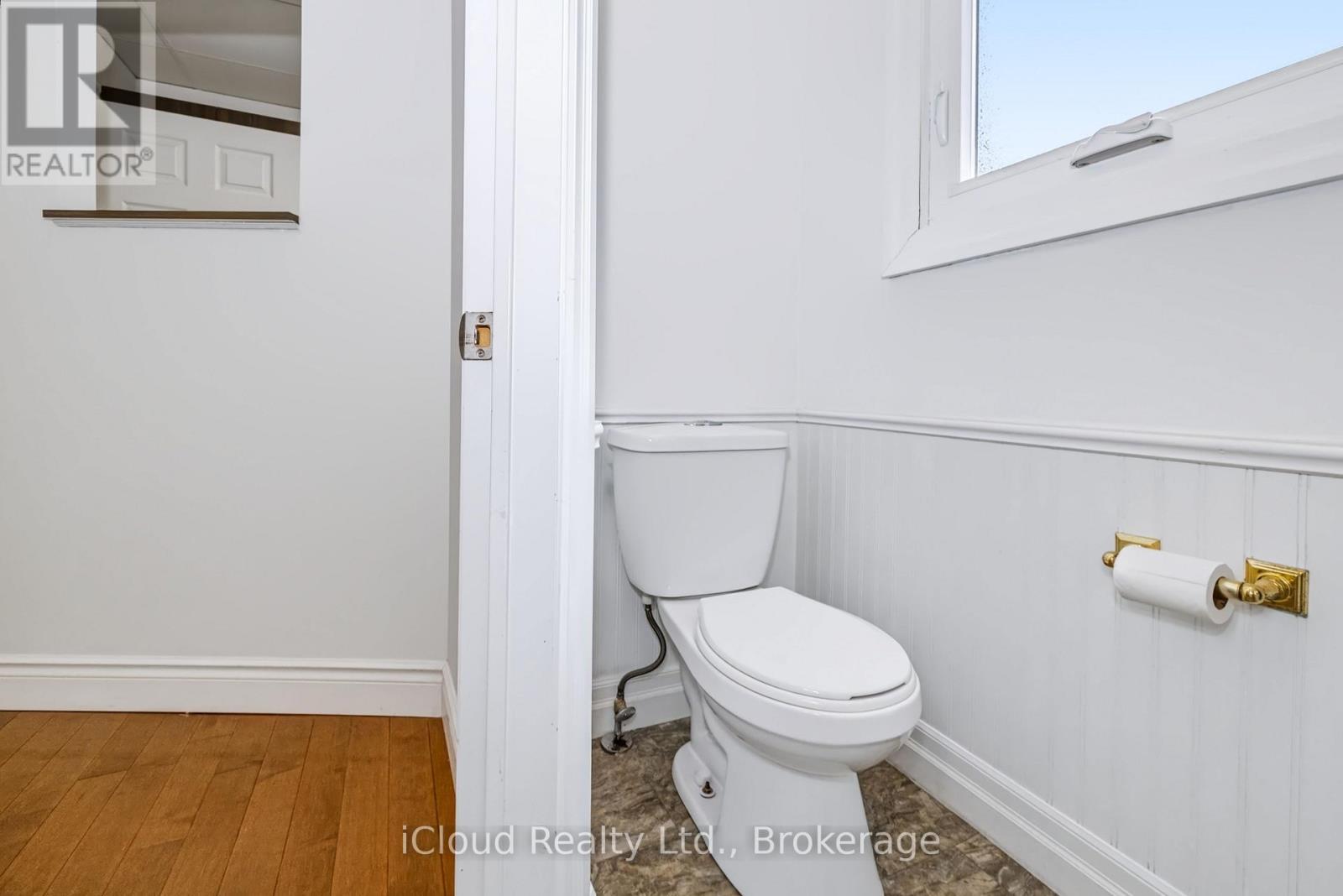 Main Floor Office - 2 pc bathroom - 654 Duke Street, Cambridge, ON