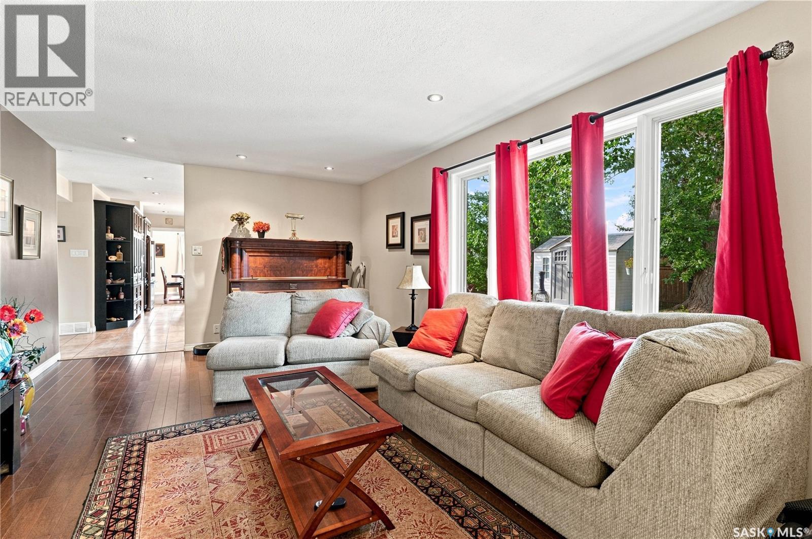 30 Roborecki Terrace, Saskatoon, SK - Indoor Photo Showing Living Room