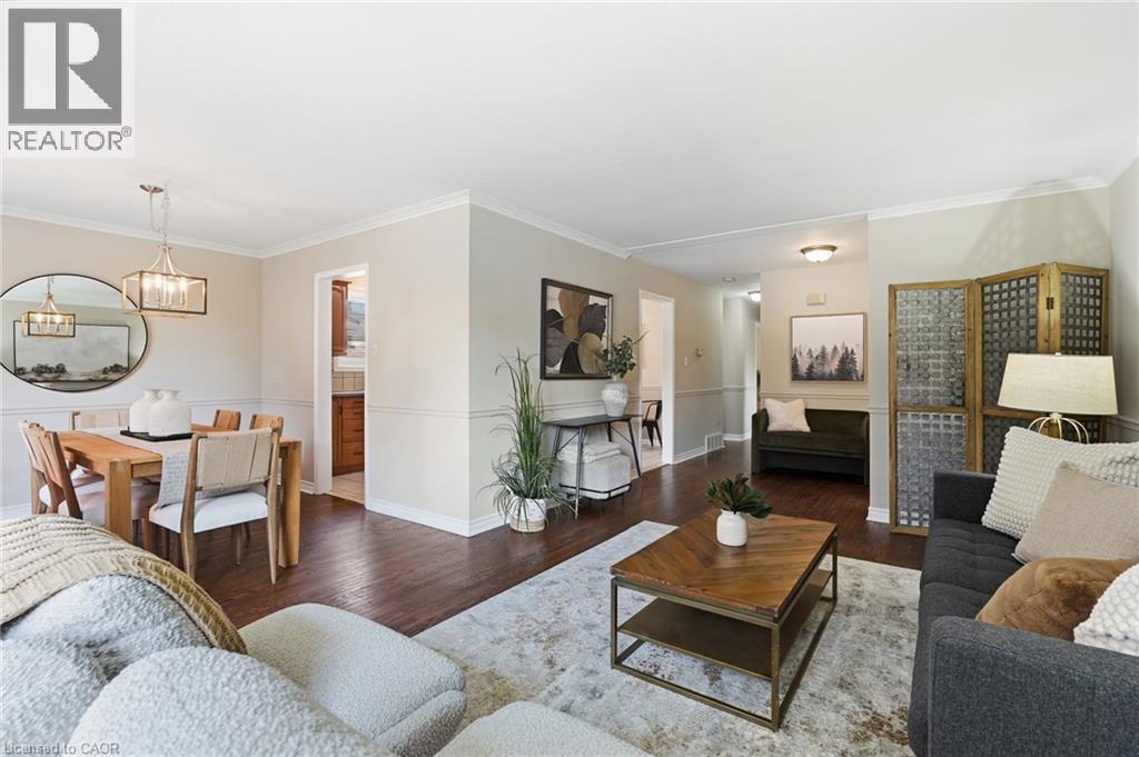 635 Ramsgate Road, Burlington, ON - Indoor Photo Showing Living Room