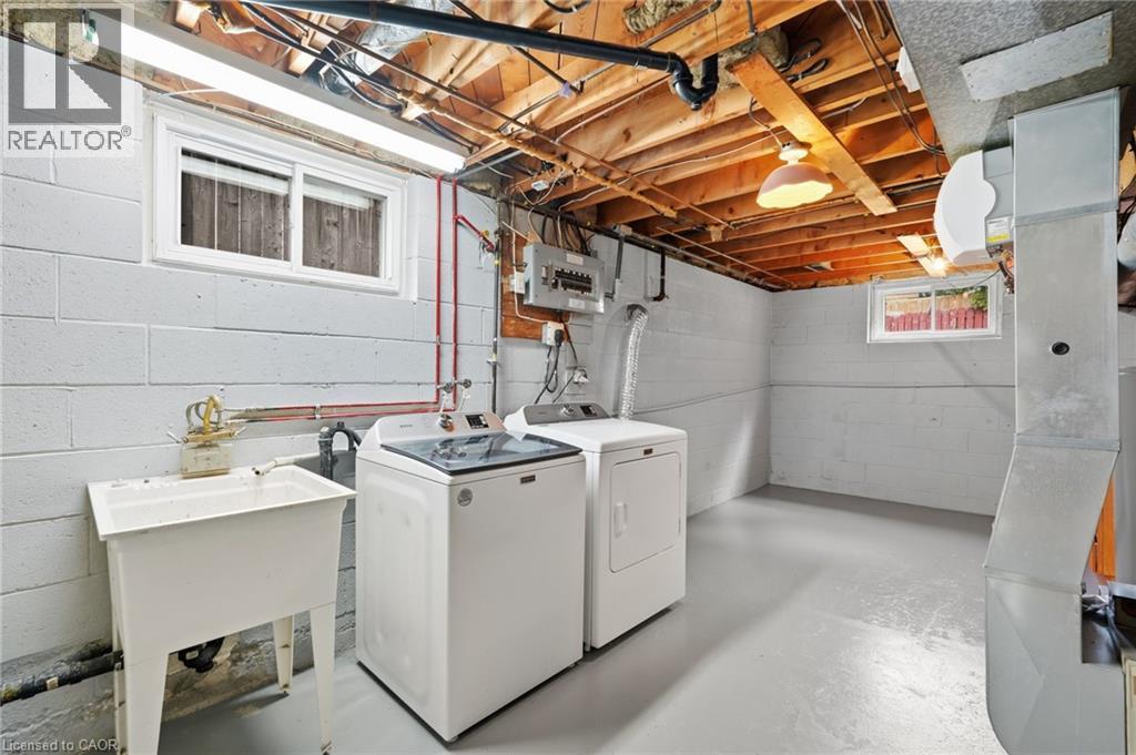 635 Ramsgate Road, Burlington, ON - Indoor Photo Showing Laundry Room