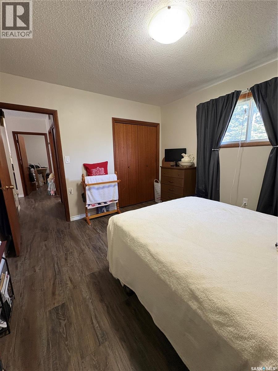 200 3Rd Street Ne, Ituna, SK - Indoor Photo Showing Bedroom