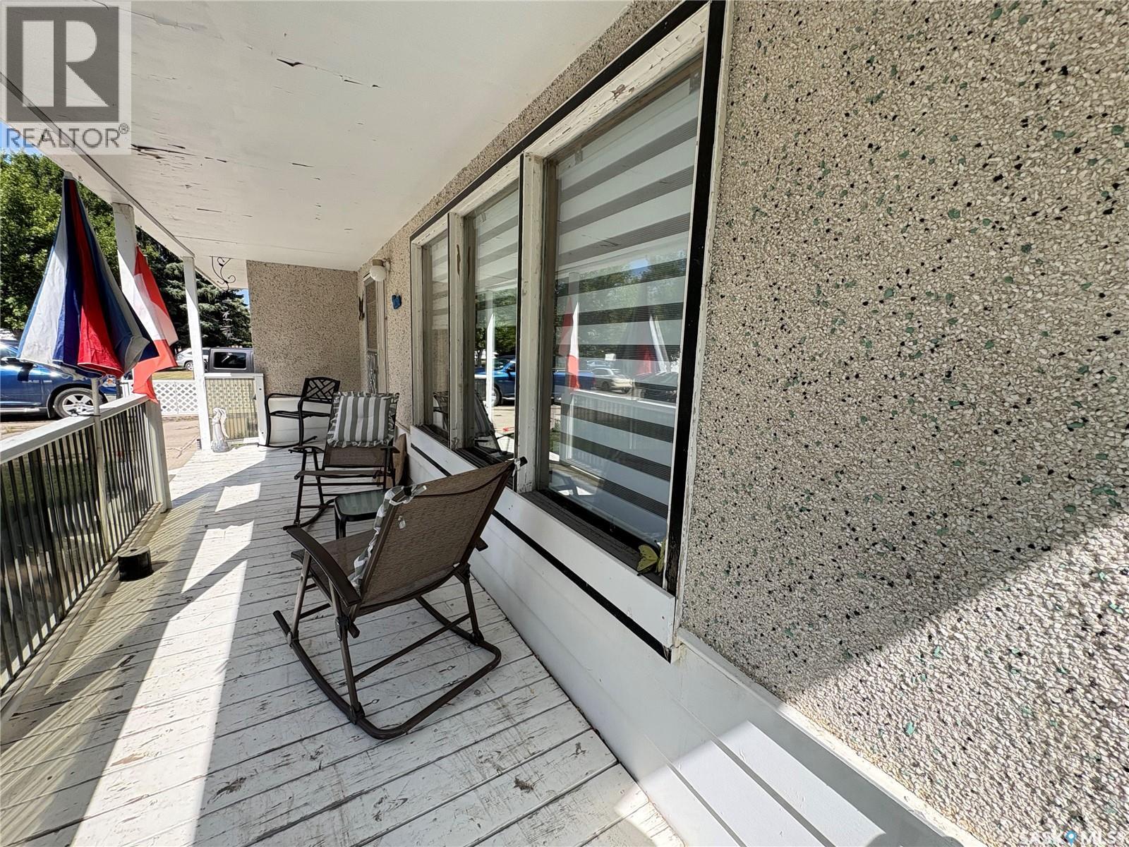 200 3Rd Street Ne, Ituna, SK - Outdoor