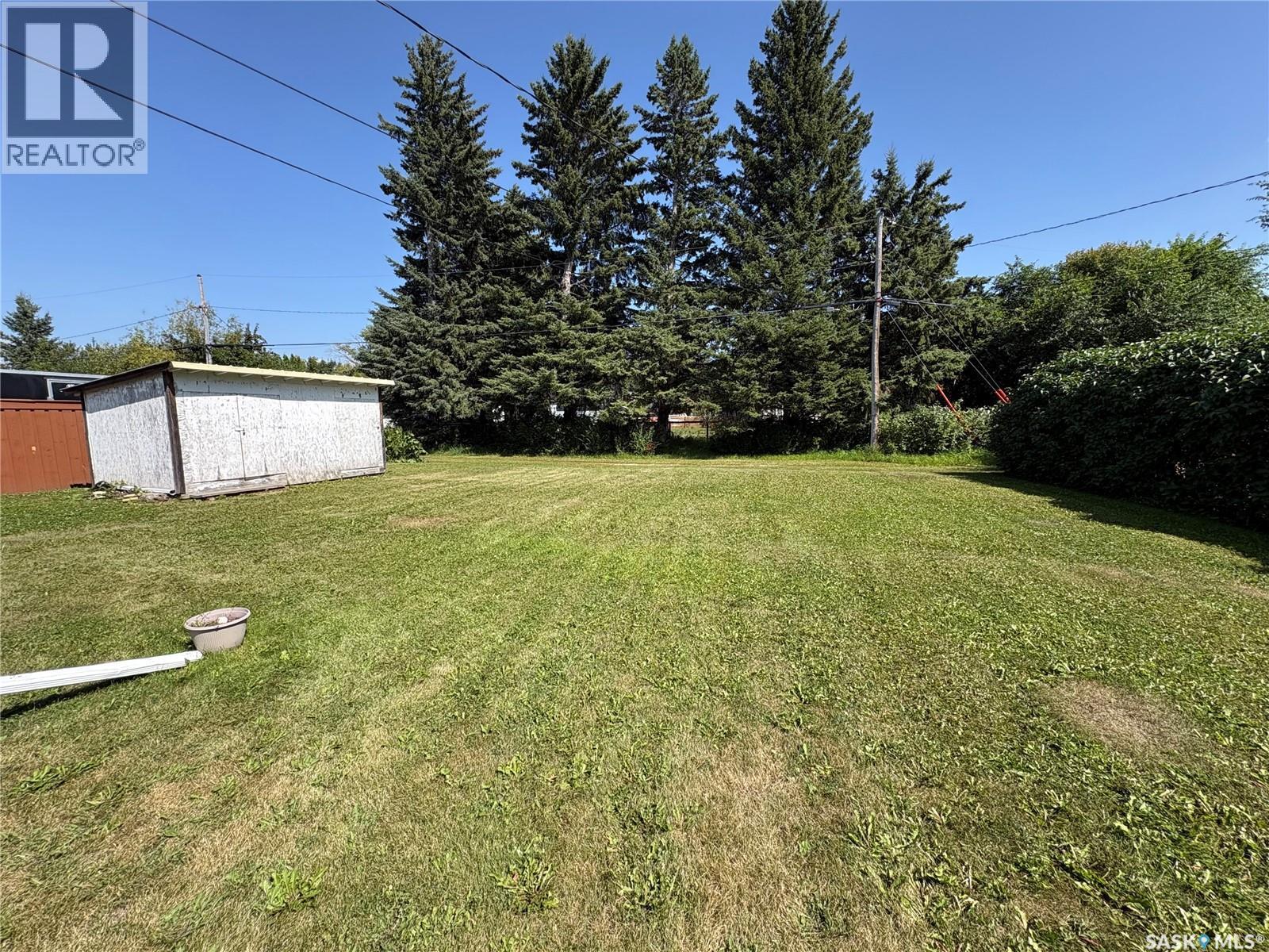 200 3Rd Street Ne, Ituna, SK - Outdoor