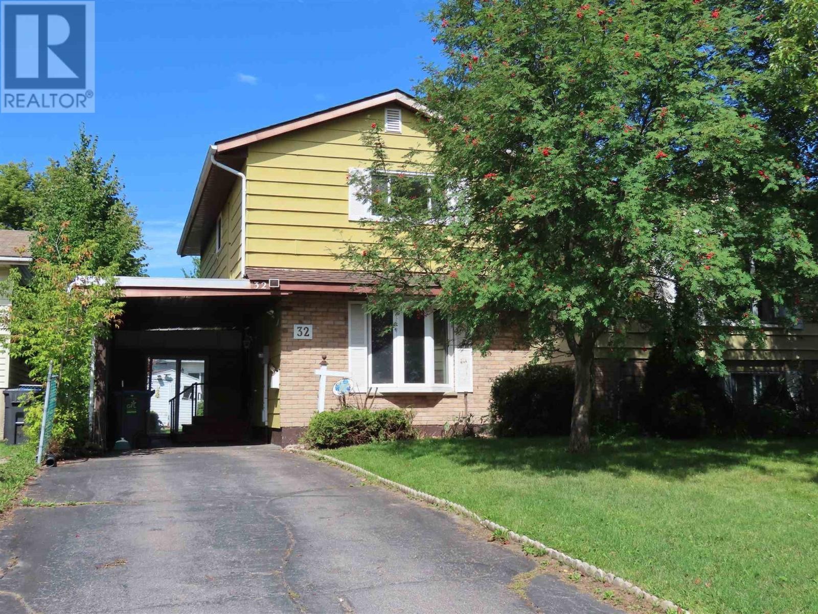 32 Breton Rd, Sault Ste Marie, ON