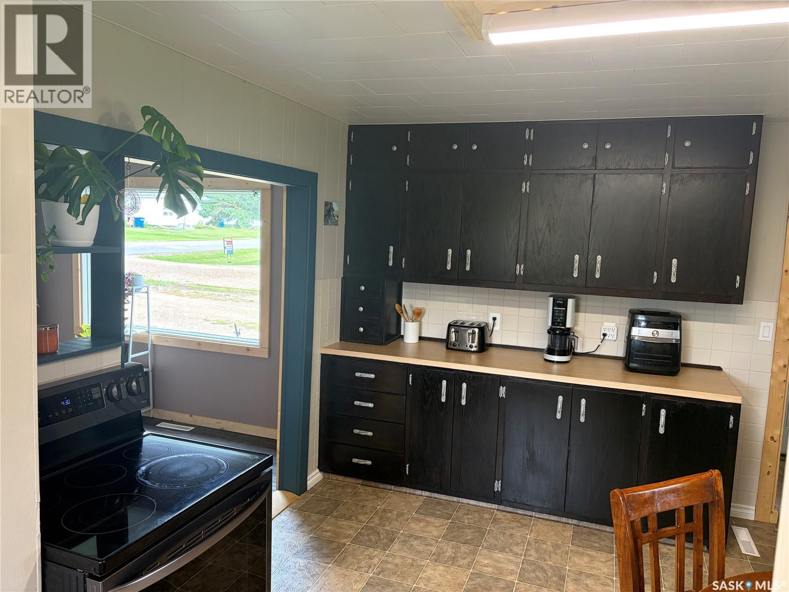 116 5Th Avenue N, Big River, SK - Indoor
